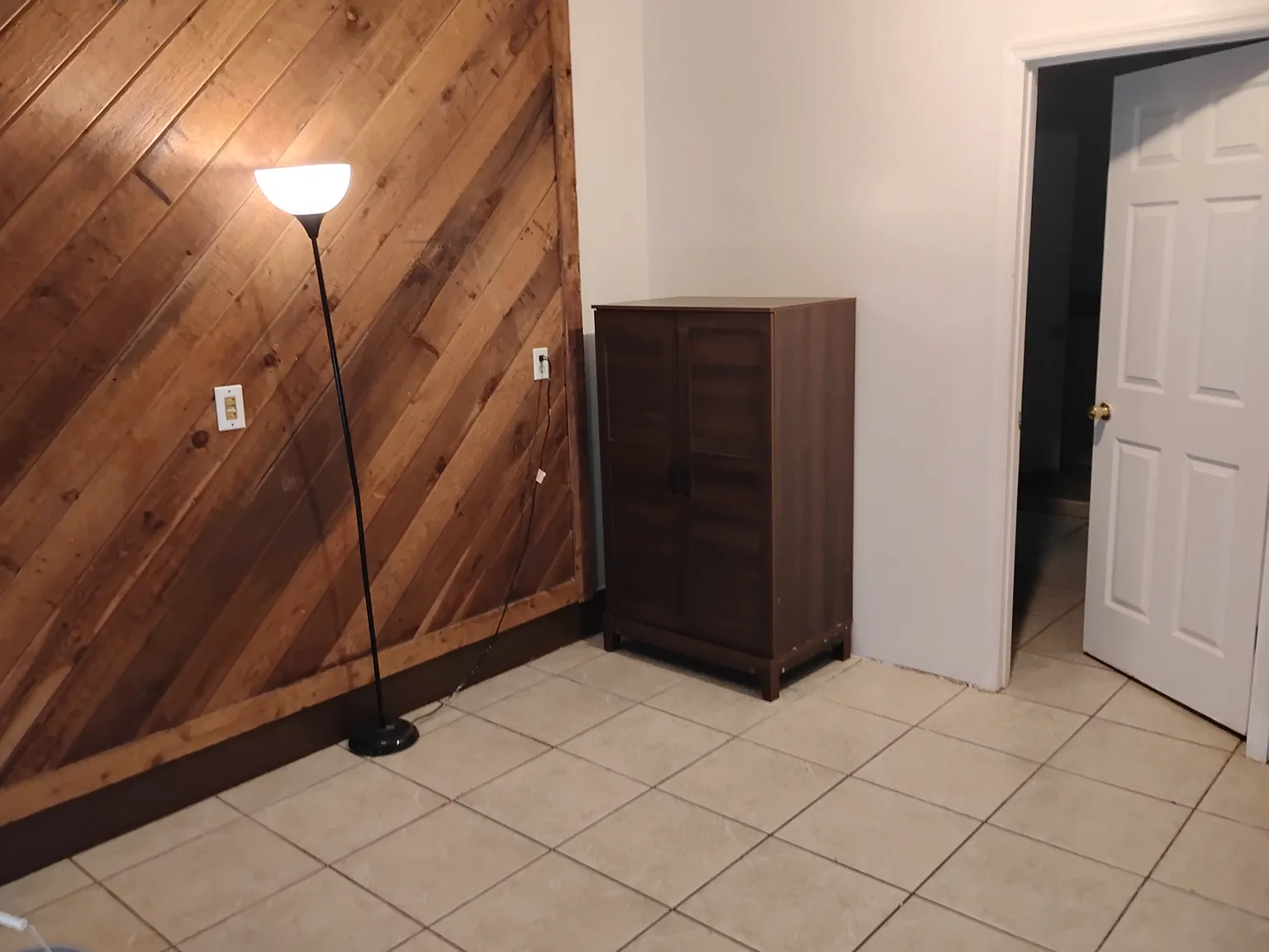 1 bed, 400 sqft, $1,095 — Photo 2