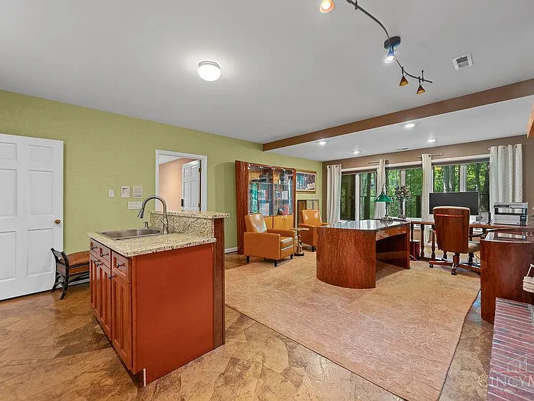 7883 Chestershire Dr — Photo 39
