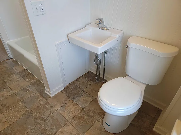 501 W Main St #3 — Photo 13