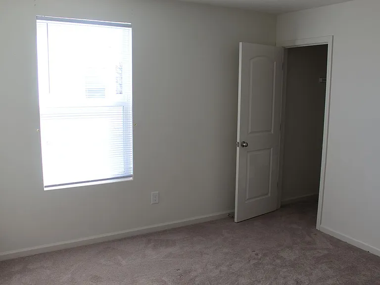 1390 Sarah Way — Photo 14