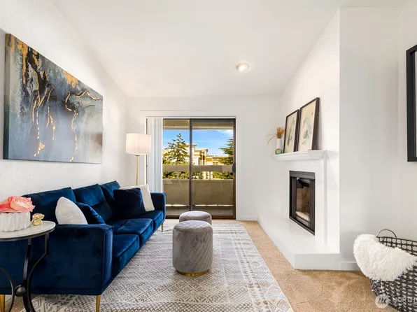 9512 1st Avenue NE #408, Seattle, WA 98115