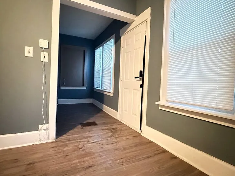 1309 W 110th Pl — Photo 11