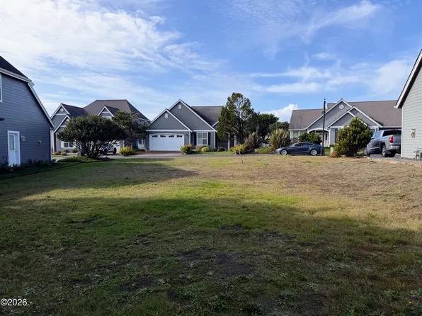 5725 SW Arbor Dr, Newport, OR 97366