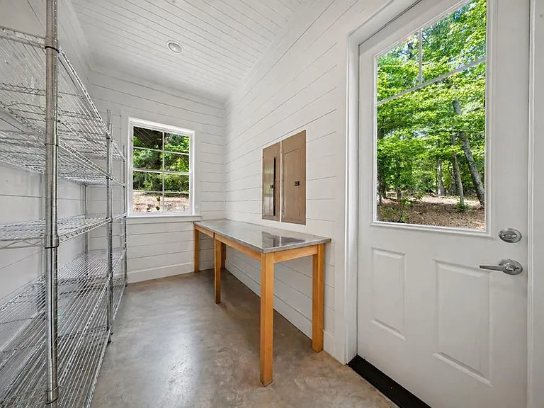 160 Delcrest Dr — Photo 15