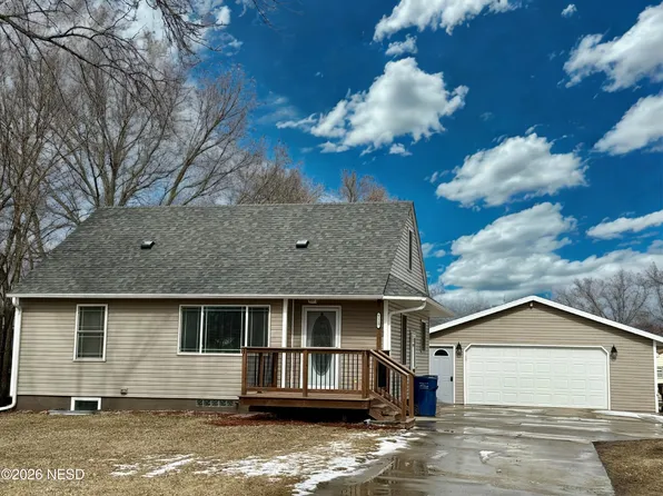 1117 4th Ave NW, Watertown, SD 57201