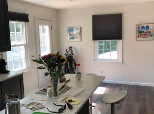 1318 Grandview Dr, Saint Louis, MO 63122