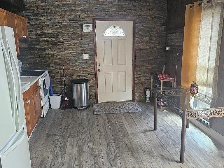 Highview Dr — Photo 17
