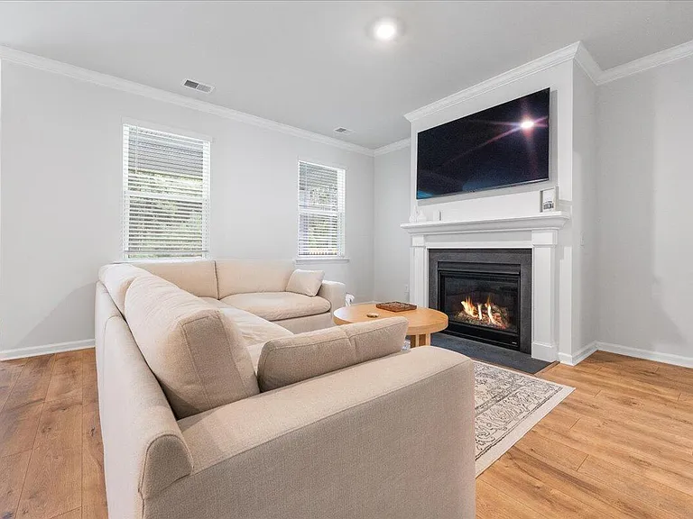 402 Oak View Way — Photo 7