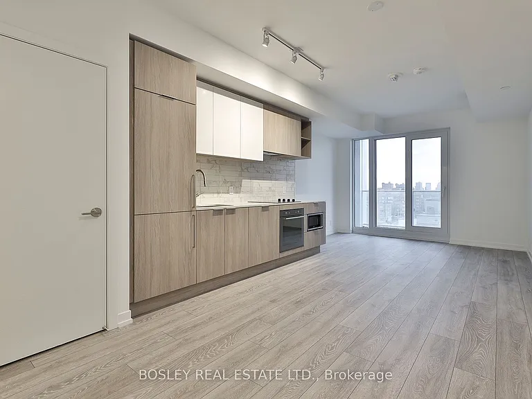 2020 Bathurst St #1219 — Photo 4