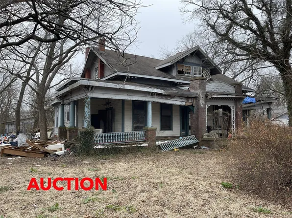 310 E Main St, Ladonia, TX 75449