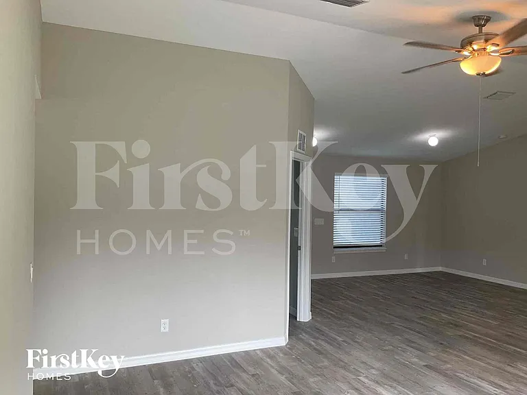 755 Puccini Ave S — Photo 2