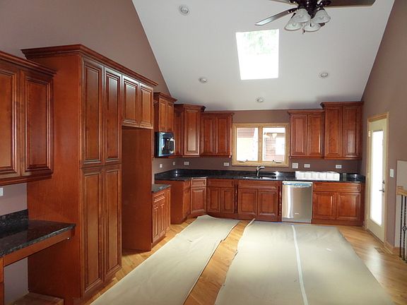 3rd image of 8158 S Natoma Ave