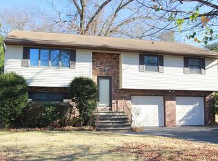 137 Benz St, Springfield, MA 01118