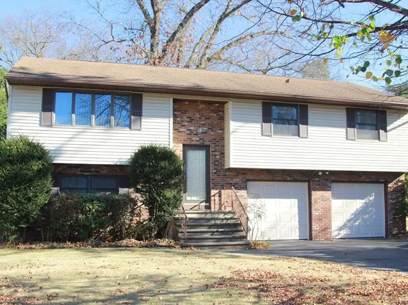 137 Benz St, Springfield, MA 01118