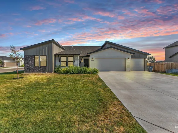 1060 SW Shikra St, Mountain Home, ID 83647