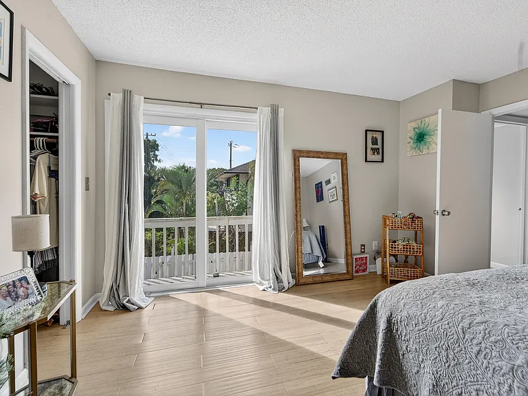 141 E Riverside Dr #10D — Photo 22