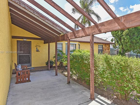 5th image of 1424 SW Egret Way