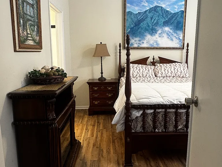 Master Bedroom (Angle #1)