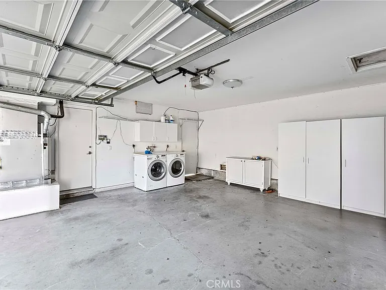 12 Dominguez St — Photo 24