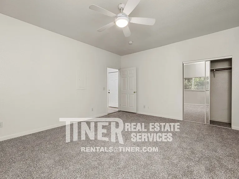 9304 Orangevale Ave — Photo 12