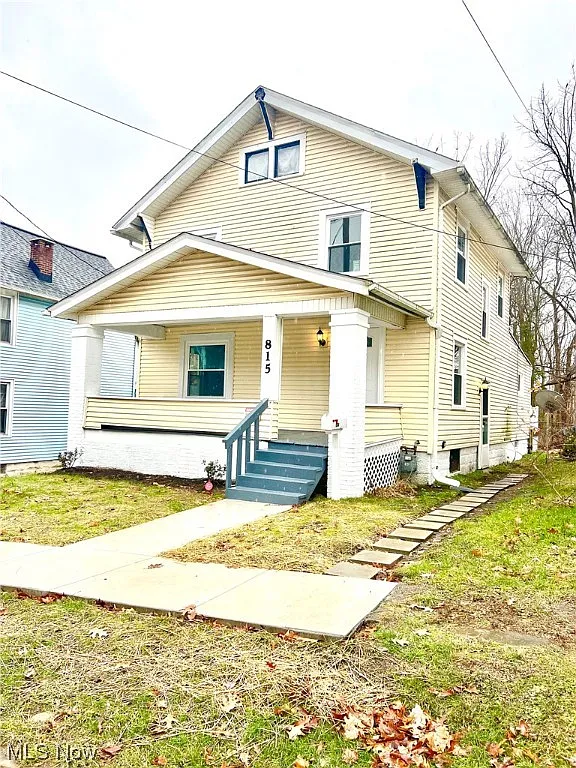 815 Oak Ave SE photo 1