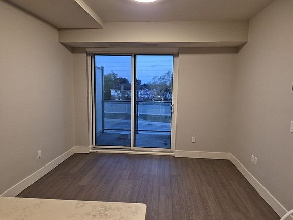 2nd image of 3610 Dixie Rd #402