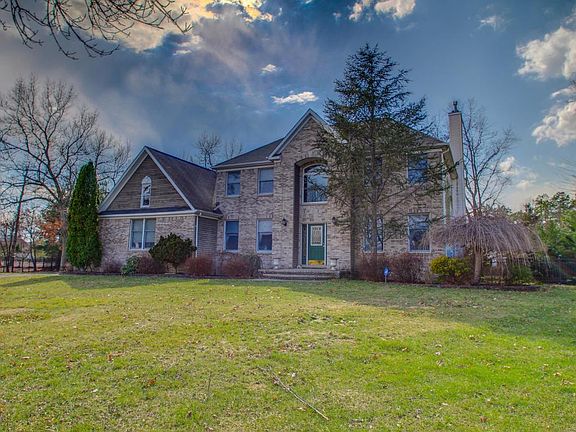2nd image of 1343 Forest Glen Ct