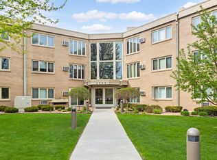 4360 Brookside Ct APT 105, Edina, MN 55436