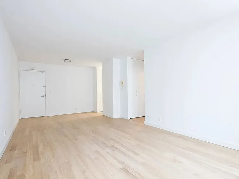 230 W 55th St #25G — Photo 2