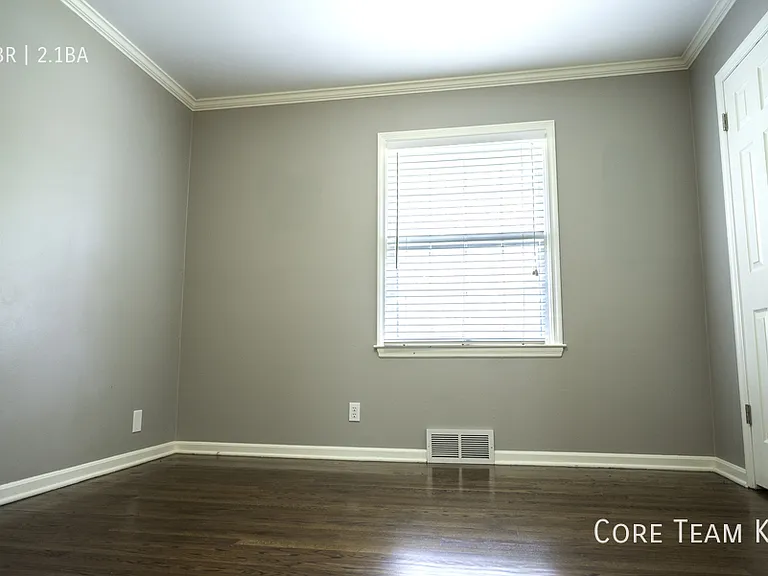 2308 W 104th St — Photo 20