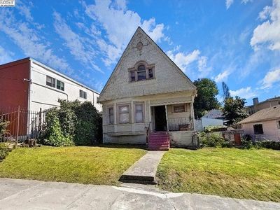 2658 23rd Ave, Oakland, CA, 94606