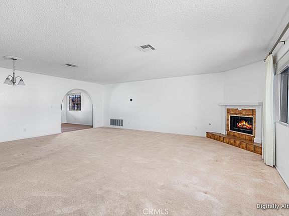 5th image of 2899 Maple Dr
