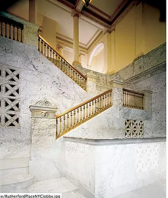 Rented by R New York | media 51