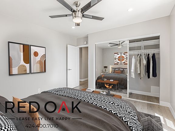 3rd image of 929 N Genesee Ave #6