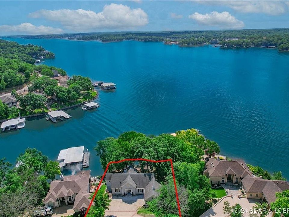 1st image of 884 Palisades Dr