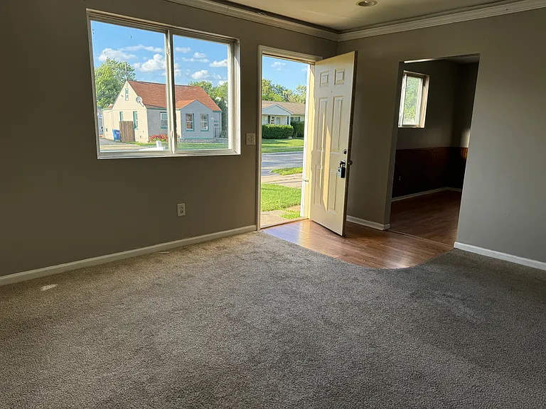 8716 Timken Ave — Photo 2