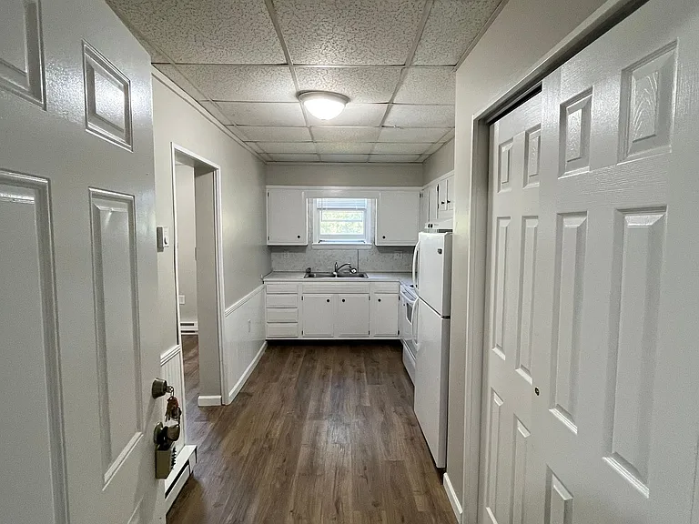 480 Spruce Hollow Rd — Photo 1