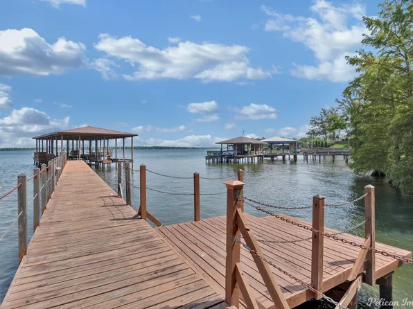 5617 S Lakeshore Dr, Shreveport, LA 71119
