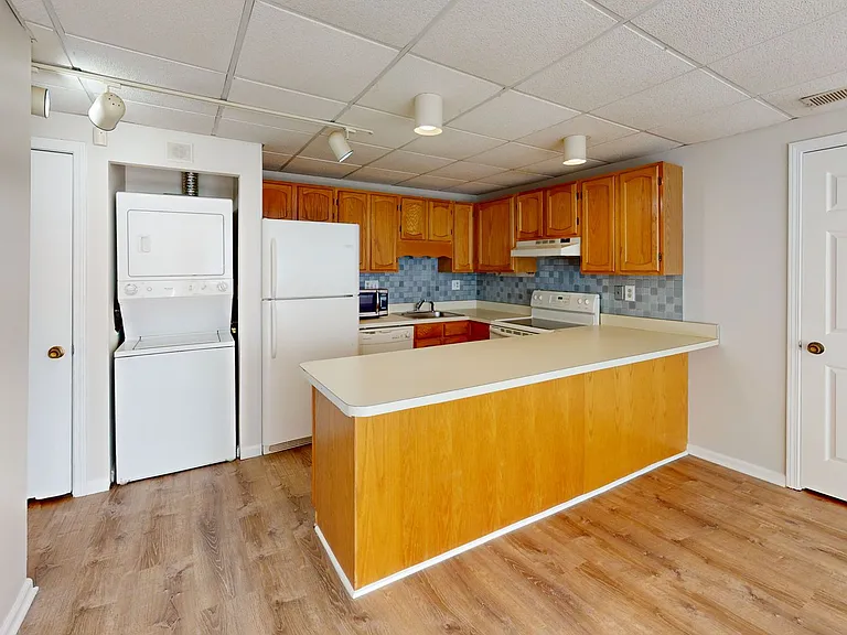 471 Whalley Ave #F — Photo 1