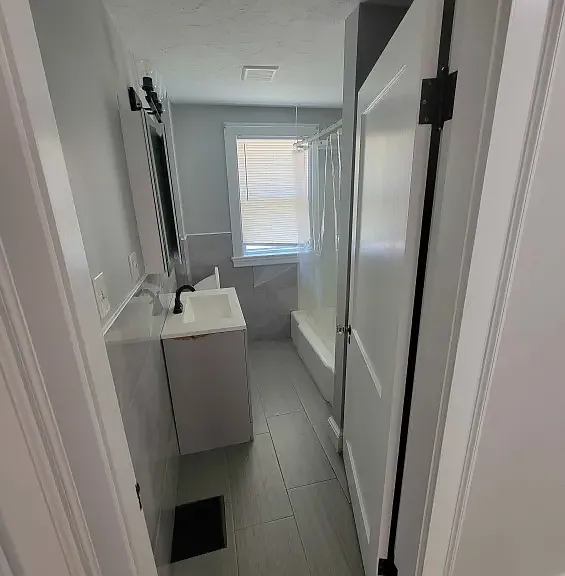 32 Western Ave — Photo 5