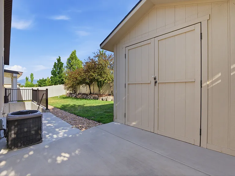 4779 W Plainfield Rd — Photo 25