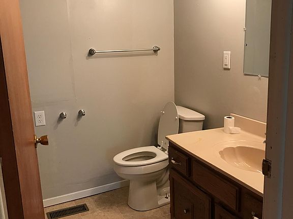 3rd image of 513 Beechwood Dr