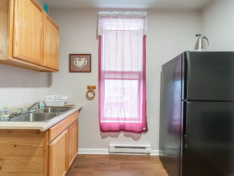 658 Atlantic St — Photo 15