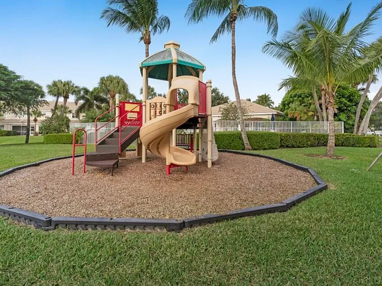 5113 SE Palmbrooke Cir — Photo 10
