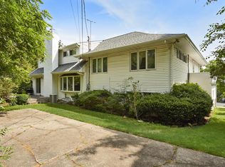 51 Olive St, Great Neck, NY 11020