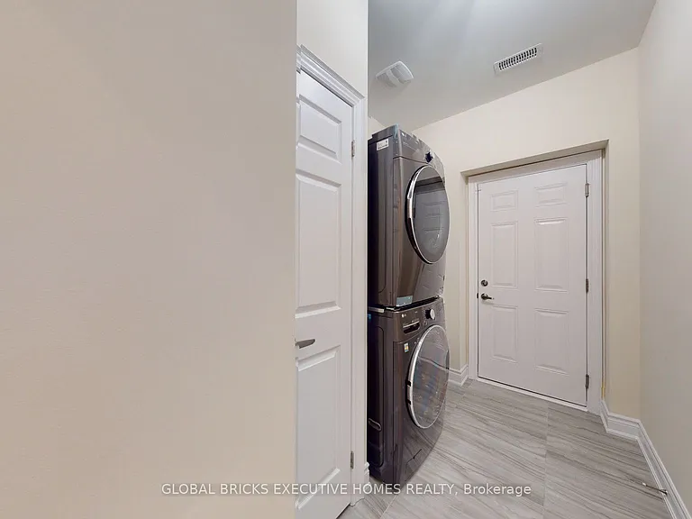1124 Baltic Ln — Photo 29