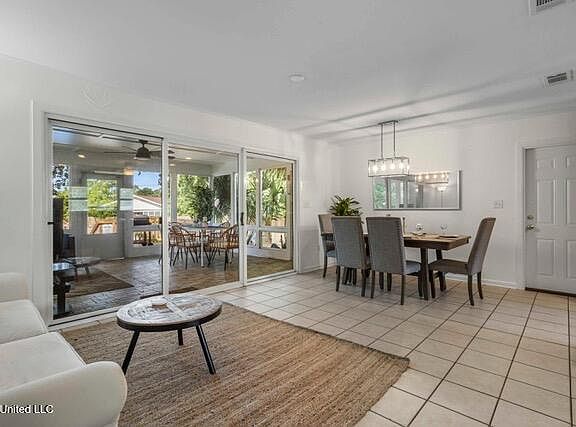 4th image of 25 Oakwood Dr