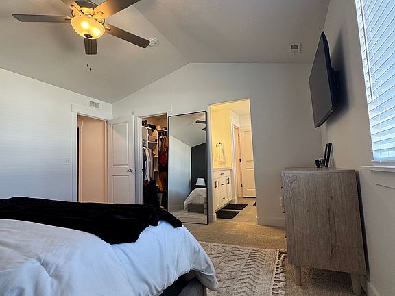 3rd image of 5083 E Lakefield Dr
