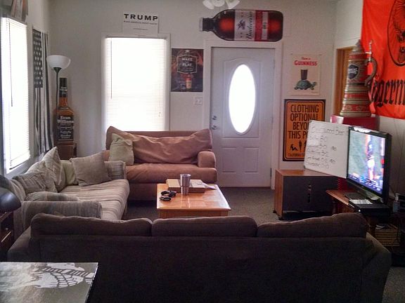 4th image of 816 W Beechwood Ave