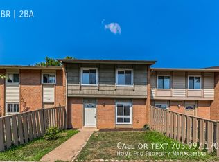 630 Clearwater Ct, Herndon, VA 20170